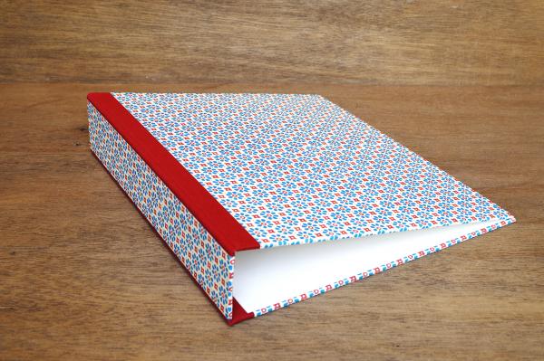 Extra stable design folder with red linen edges